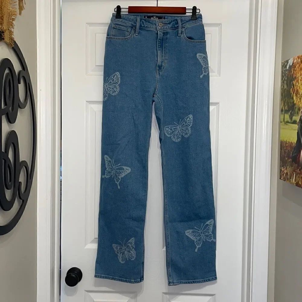 Hollister Ultra High-Rise Dad Jean Light Wash Butterfly Print Wide Leg, NWOT